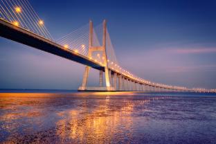 Fototapeten - Vasco da Gama Brücke Lissabon