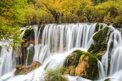 Fototapeten - Herbst Wasserfall
